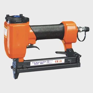 пневматичен пистолет за тапицерия